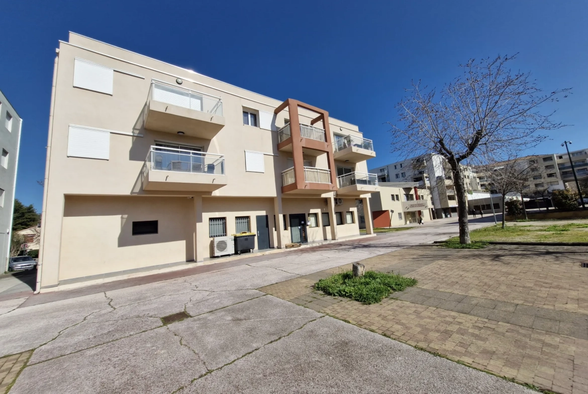 Appartement 2 pièces avec terrasse en dernier étage à La Garde 