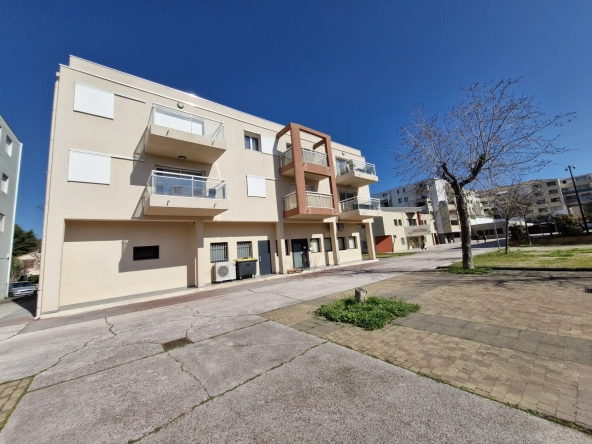Appartement 2 pièces avec terrasse en dernier étage à La Garde