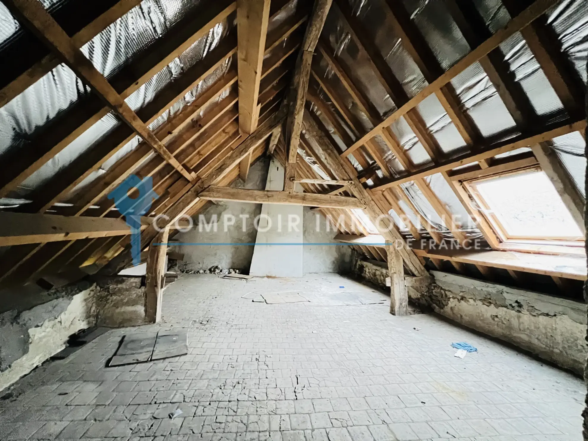 Maison familiale rénovée de 215 m² à Auneau en hyper-centre 