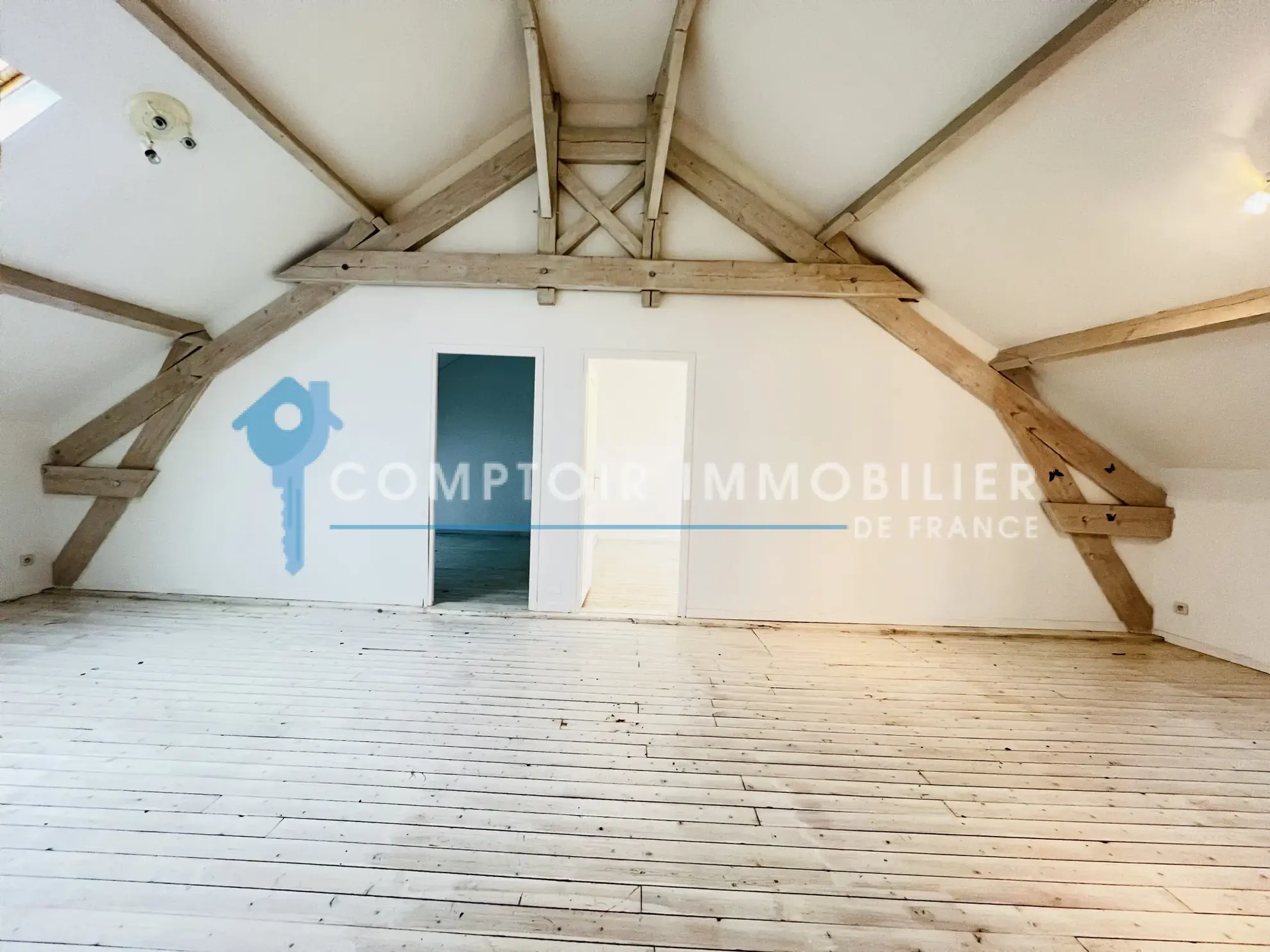 Maison familiale rénovée de 215 m² à Auneau en hyper-centre 