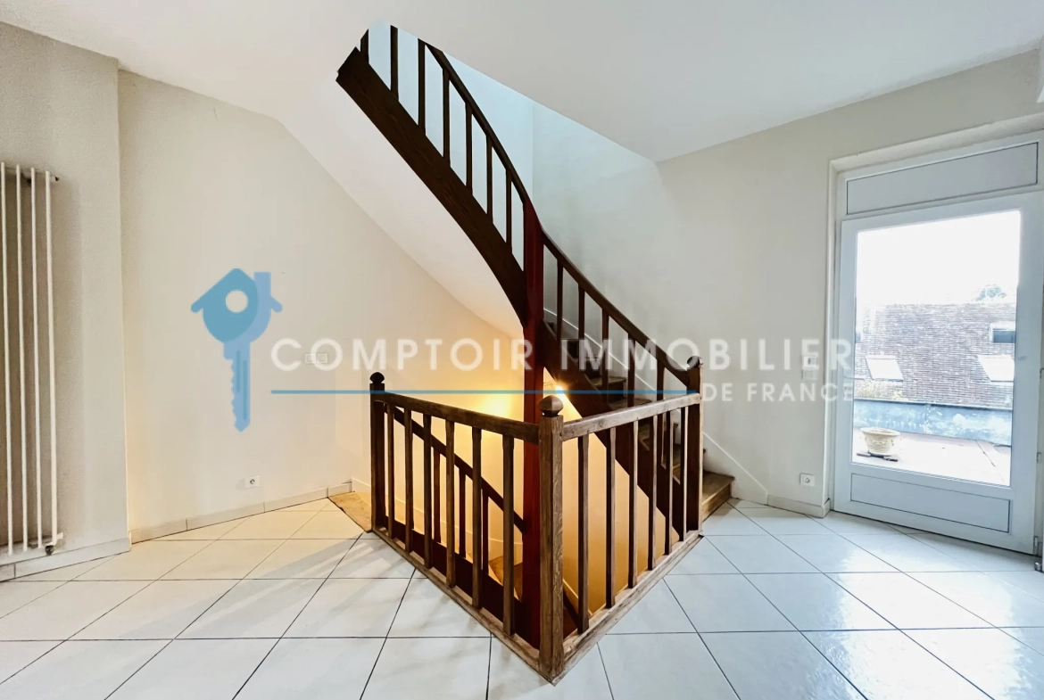 Maison familiale rénovée de 215 m² à Auneau en hyper-centre 