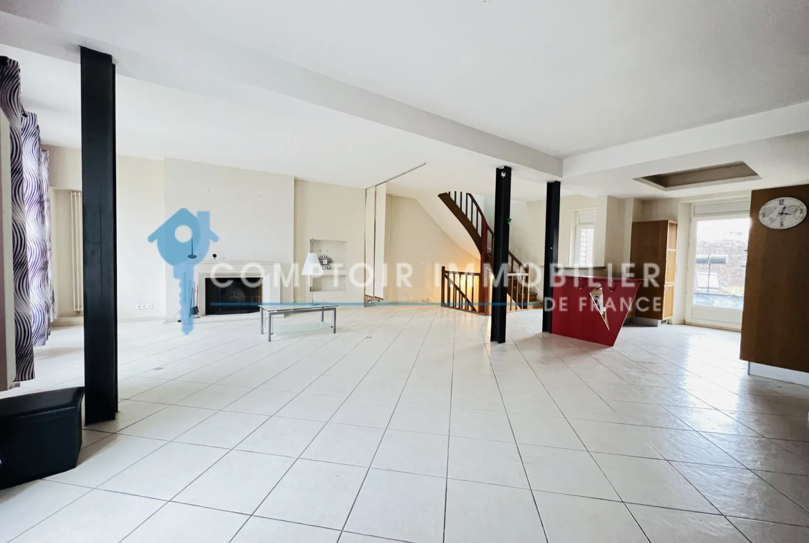 Maison familiale rénovée de 215 m² à Auneau en hyper-centre 