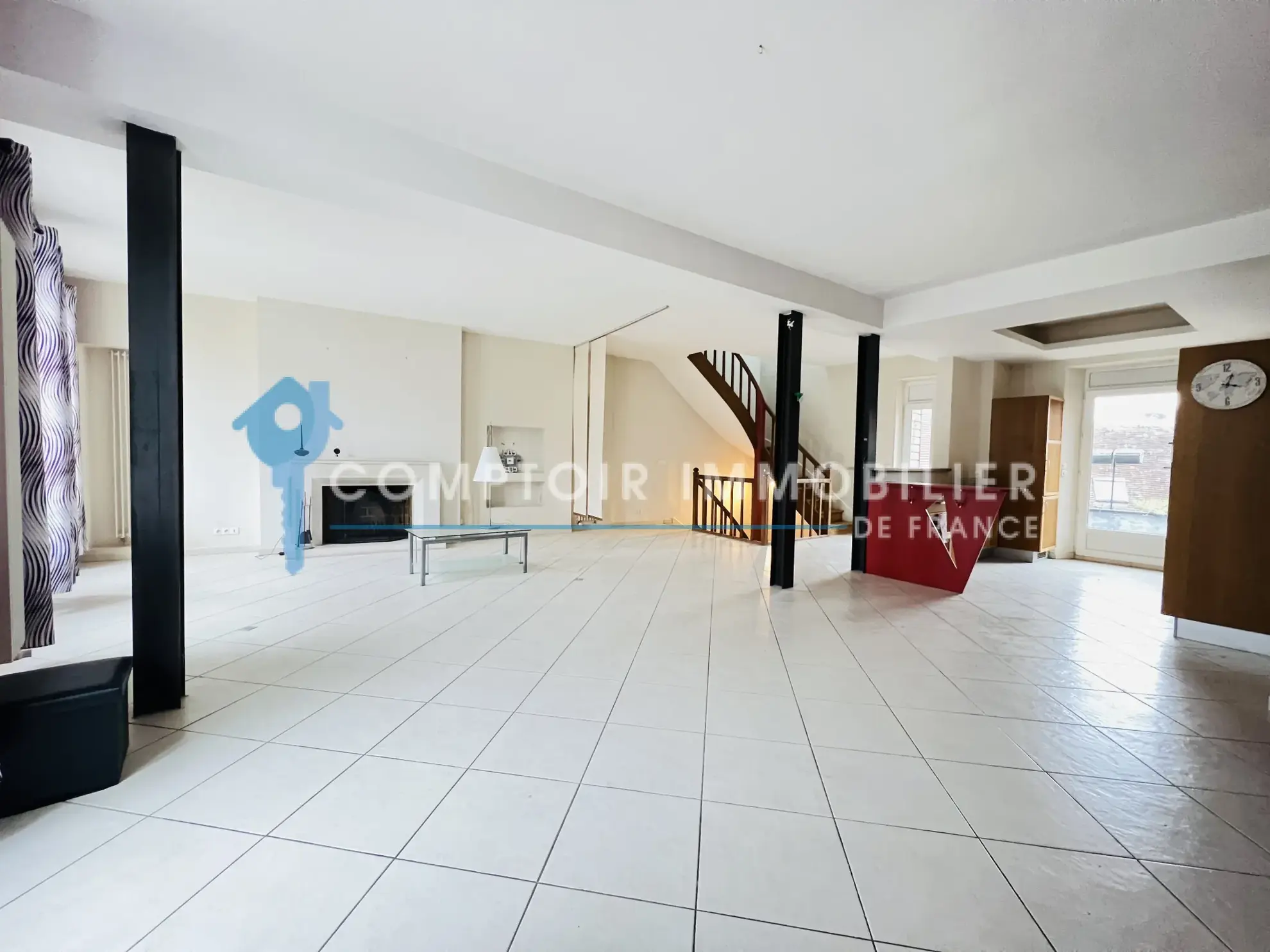 Maison familiale rénovée de 215 m² à Auneau en hyper-centre 