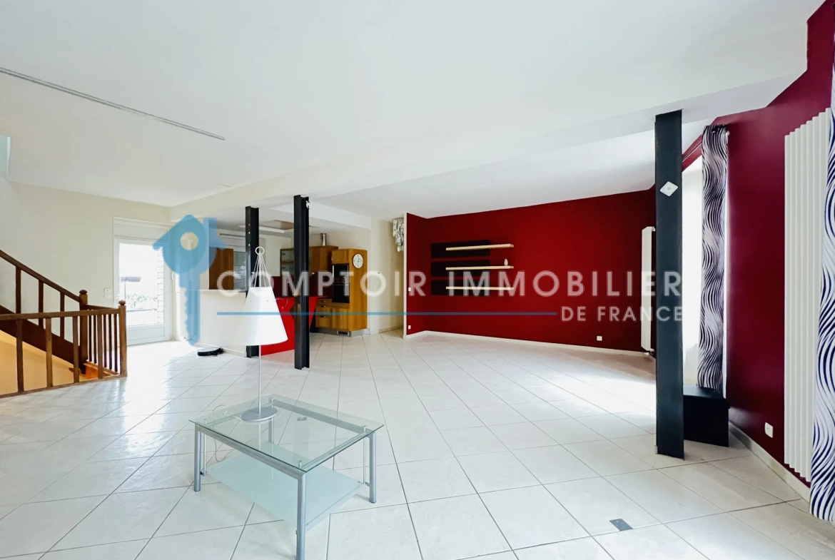 Maison familiale rénovée de 215 m² à Auneau en hyper-centre 