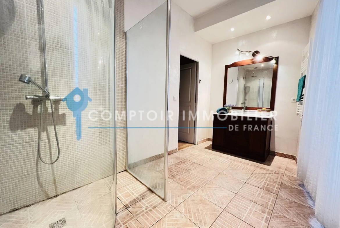 Maison familiale rénovée de 215 m² à Auneau en hyper-centre 