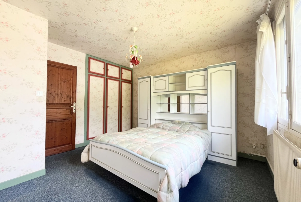 Maison de plain-pied avec jardin clos et garage à La Ferté-Gaucher 