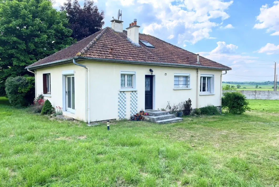 Maison de plain-pied avec jardin clos et garage à La Ferté-Gaucher 