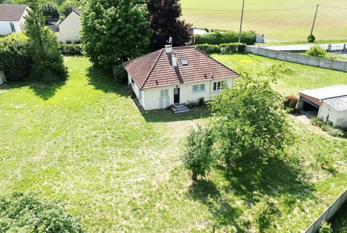 Maison de plain-pied avec jardin clos et garage à La Ferté-Gaucher 