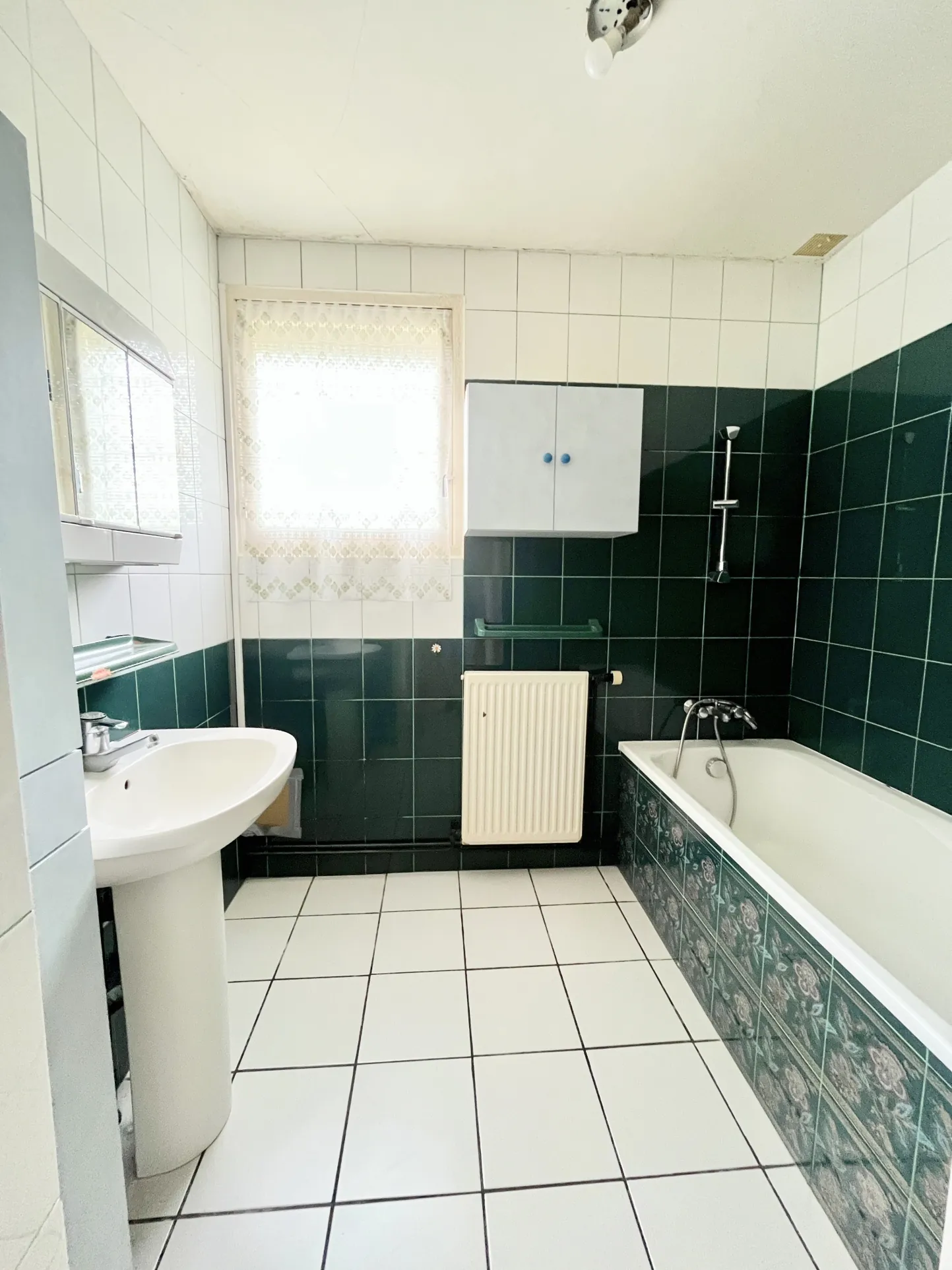 Maison de plain-pied avec jardin clos et garage à La Ferté-Gaucher 