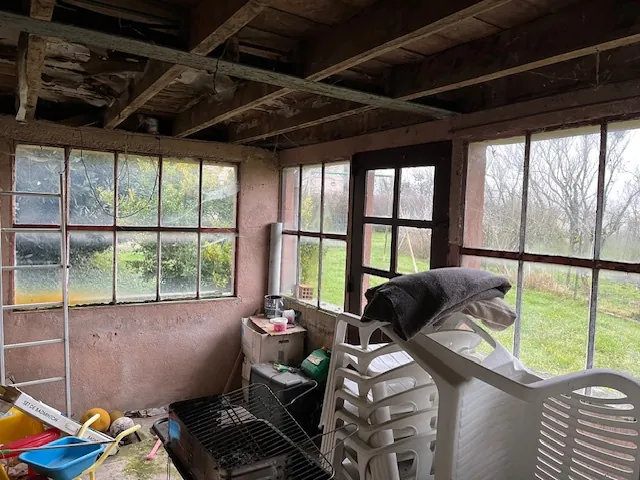 Maison en pierre authentique à vendre dans un village bourguignon typique 