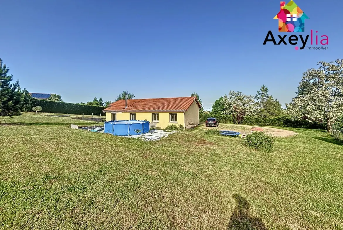 Maison de plain-pied à vendre à La Pacaudière avec piscine et grand terrain 
