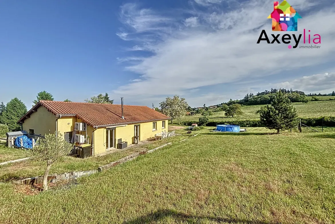 Maison de plain-pied à vendre à La Pacaudière avec piscine et grand terrain 