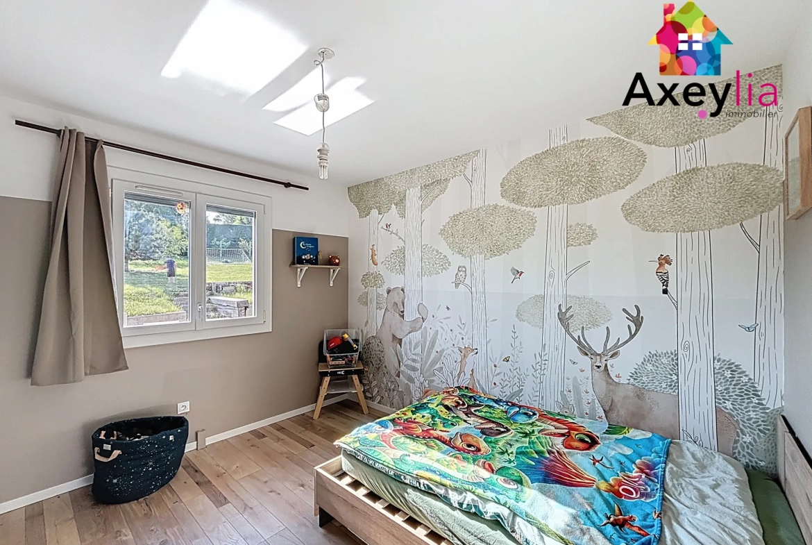 Maison de plain-pied à vendre à La Pacaudière avec piscine et grand terrain 