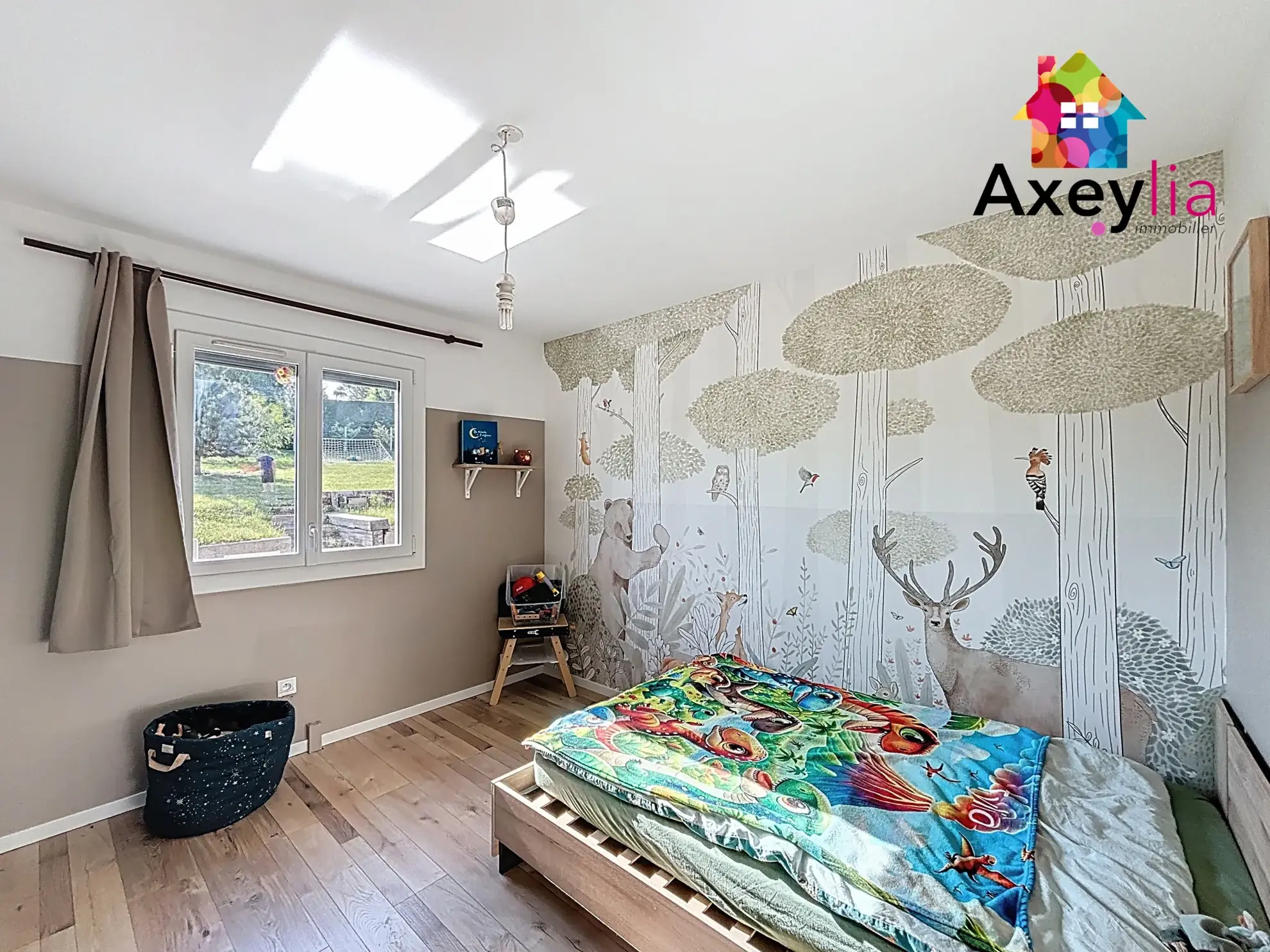 Maison de plain-pied à vendre à La Pacaudière avec piscine et grand terrain 