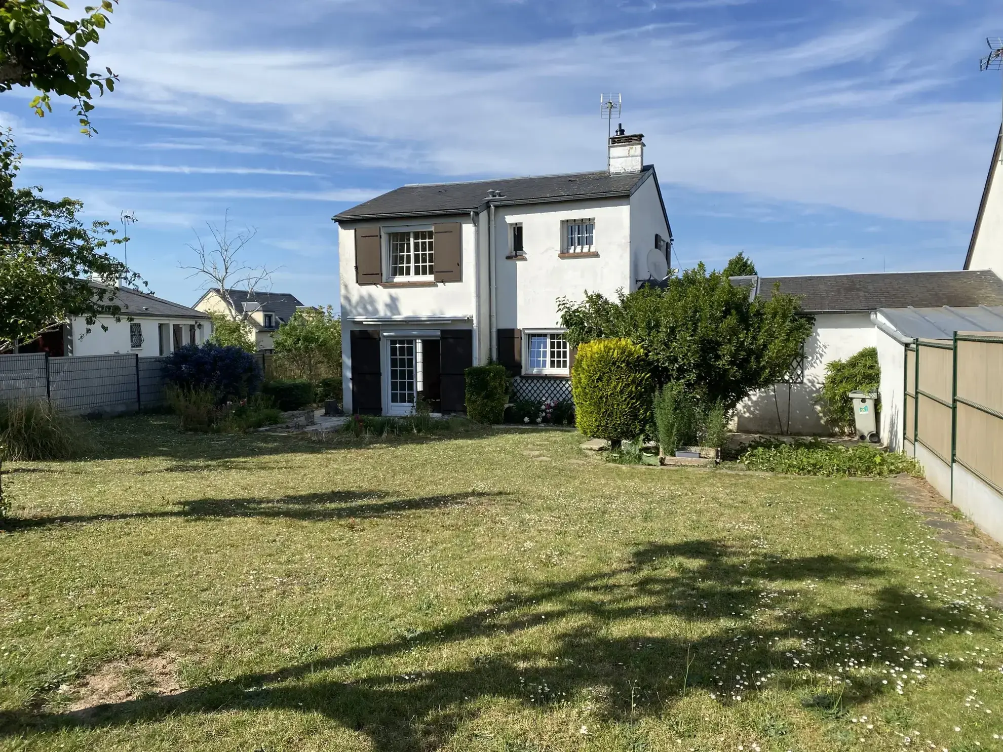 Belle maison familiale avec jardin à Mantes-la-Ville – 85 m² 
