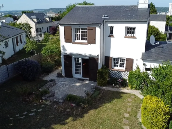 Belle maison familiale avec jardin à Mantes-la-Ville – 85 m²