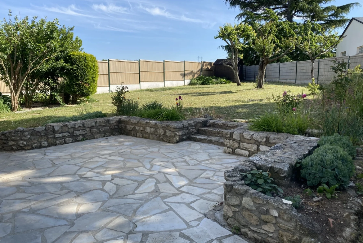 Belle maison familiale avec jardin à Mantes-la-Ville – 85 m² 