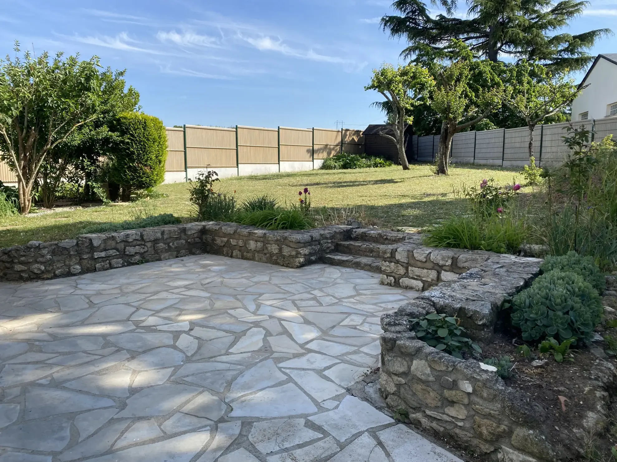 Belle maison familiale avec jardin à Mantes-la-Ville – 85 m² 