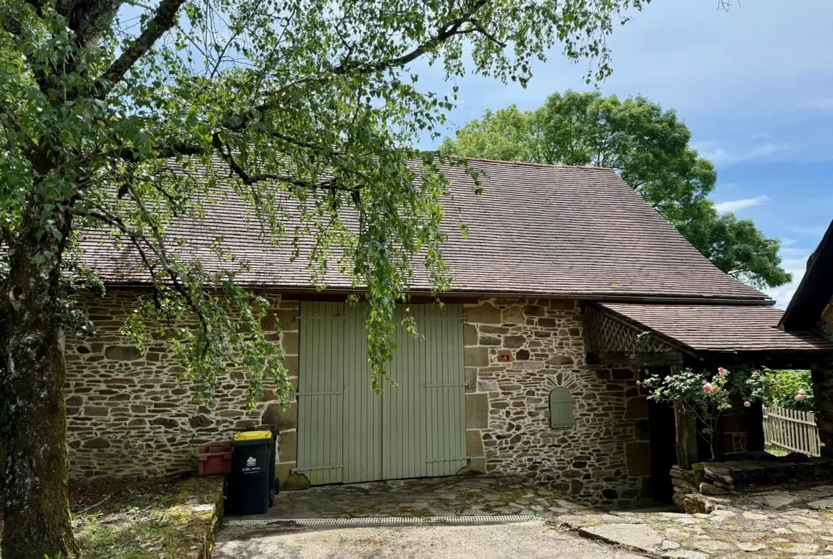 Maison de charme à Malemort avec vue imprenable sur la vallée 