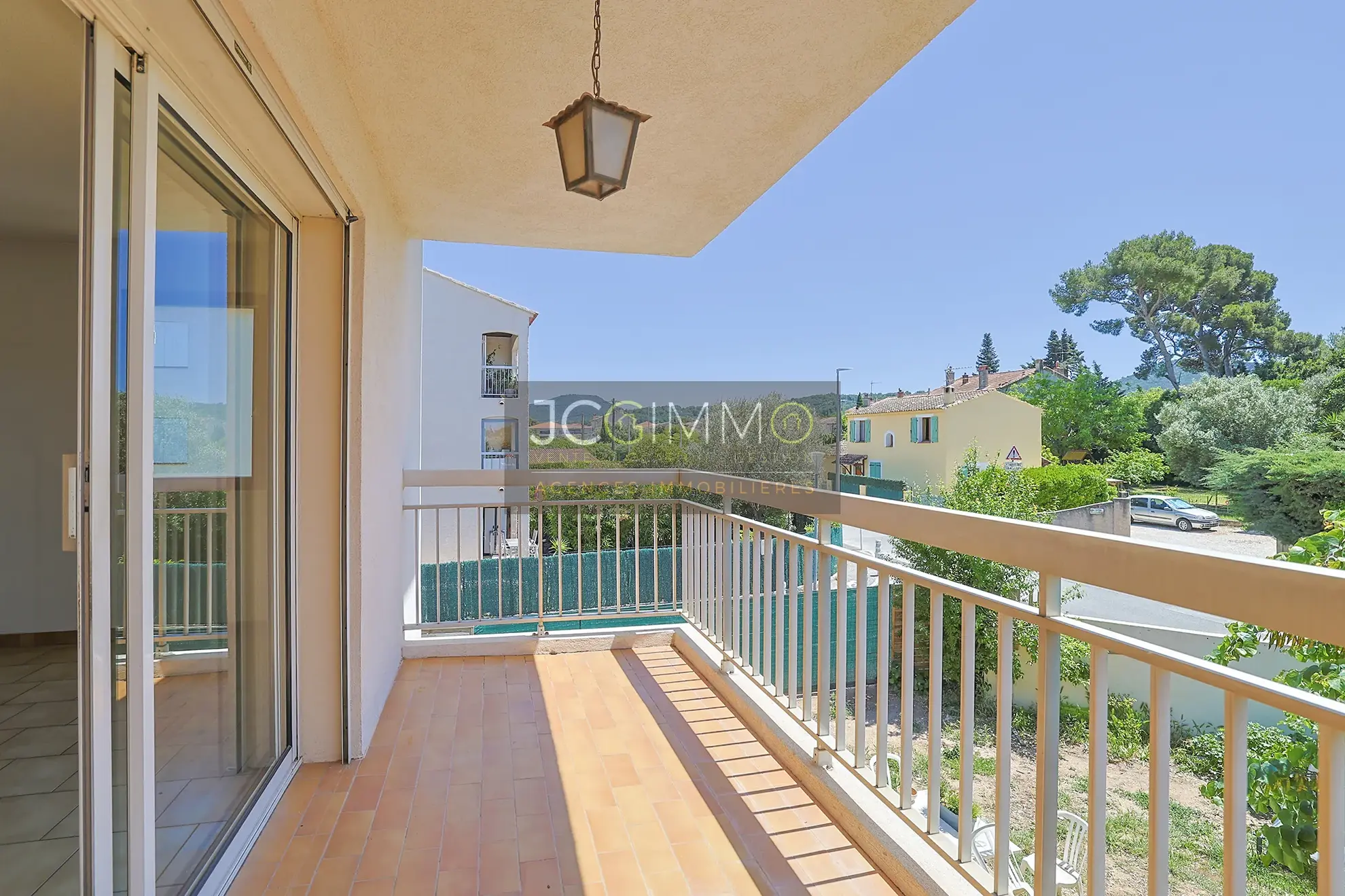 Appartement T3 au Pradet avec terrasse, garage et vue dégagée - Opportunité rare 