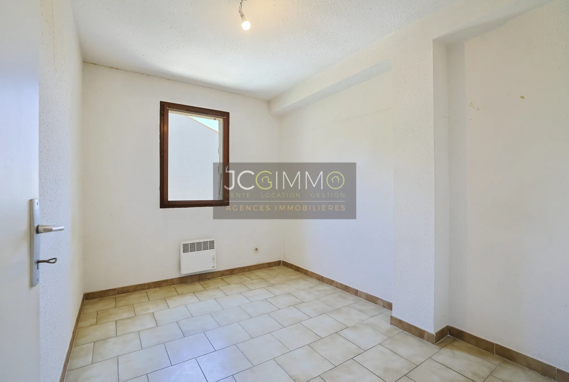 Appartement T3 au Pradet avec terrasse, garage et vue dégagée - Opportunité rare 