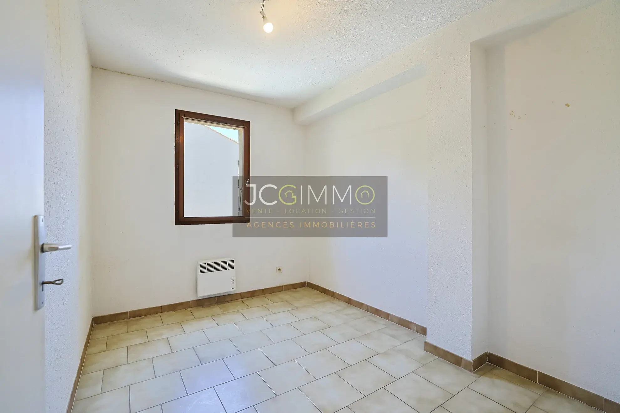 Appartement T3 au Pradet avec terrasse, garage et vue dégagée - Opportunité rare 