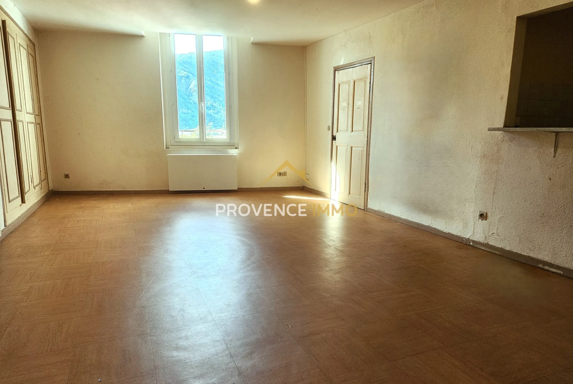 Appartement T2 à rénover au cœur de Digne-les-Bains avec fort potentiel 