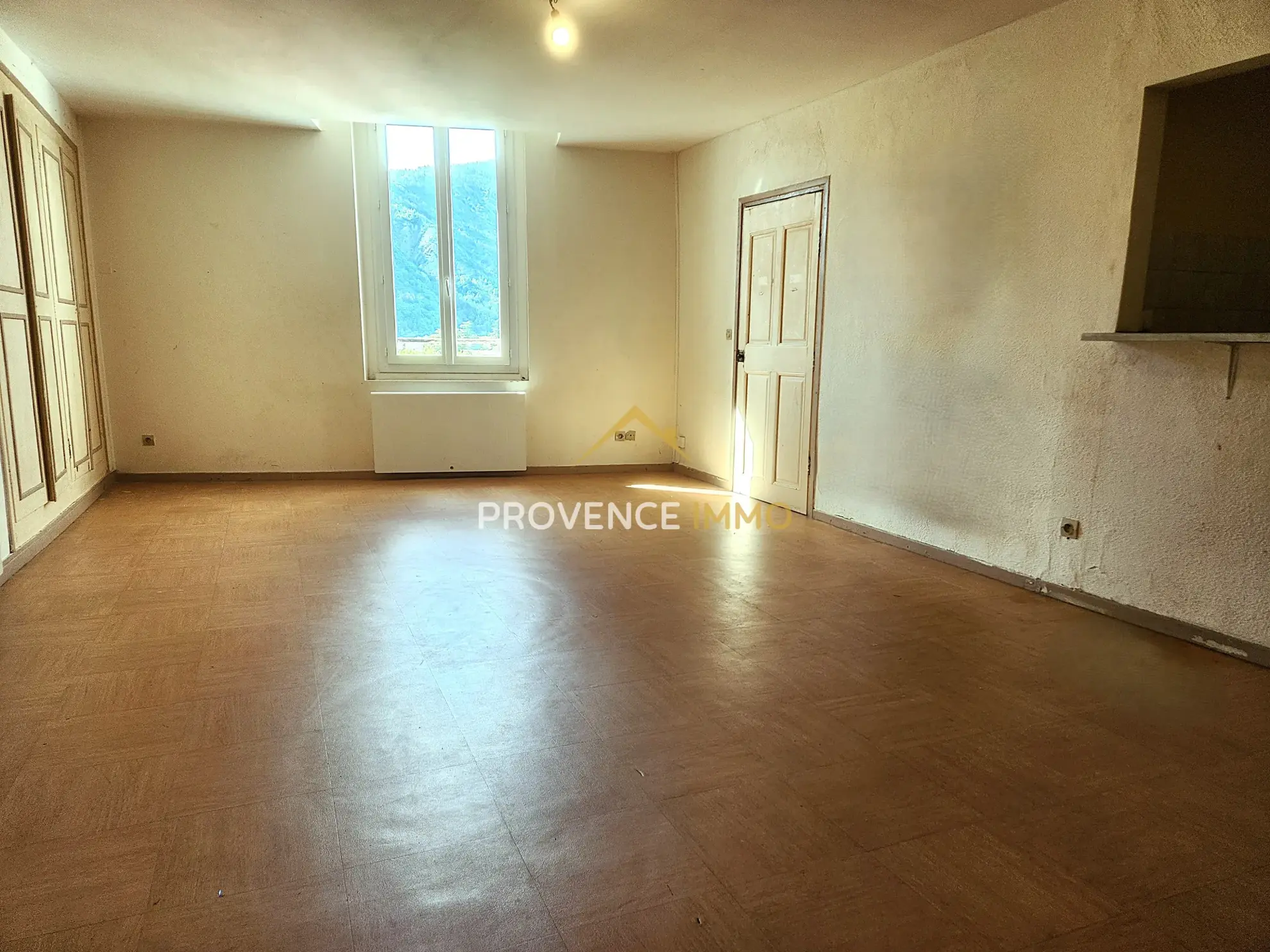 Appartement T2 à rénover au cœur de Digne-les-Bains avec fort potentiel 