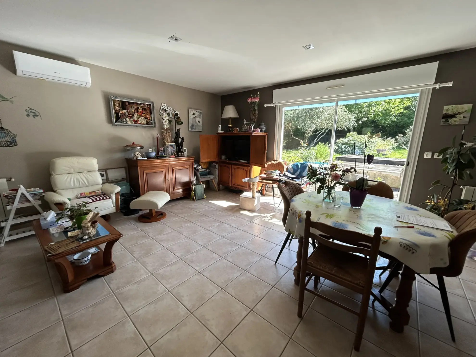 Maison de plain-pied à Bazas avec 3 chambres, terrasse et garage 