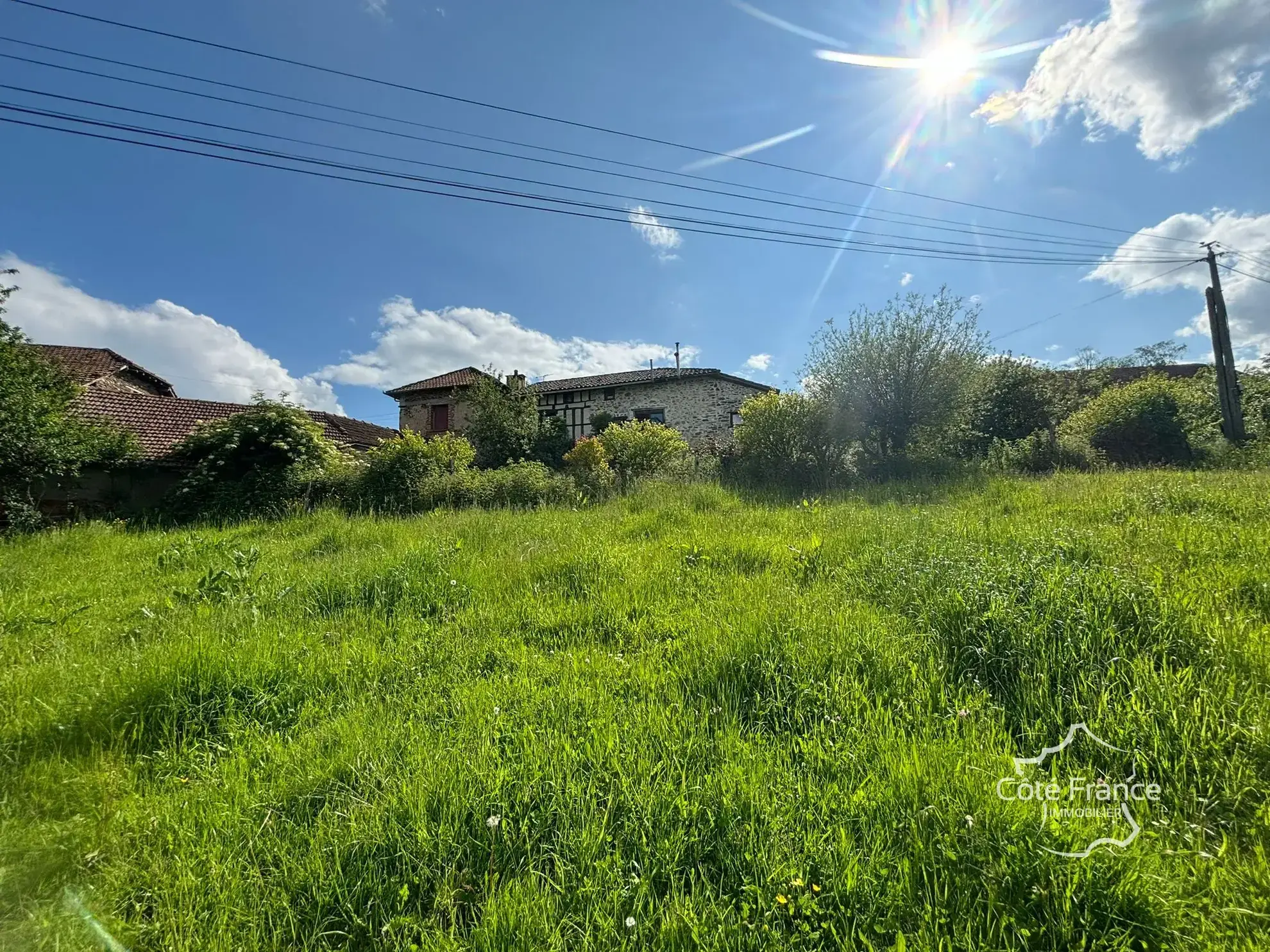 Maison authentique avec vue dans un hameau à Maurs, 115 m², jardin, proche commodités 