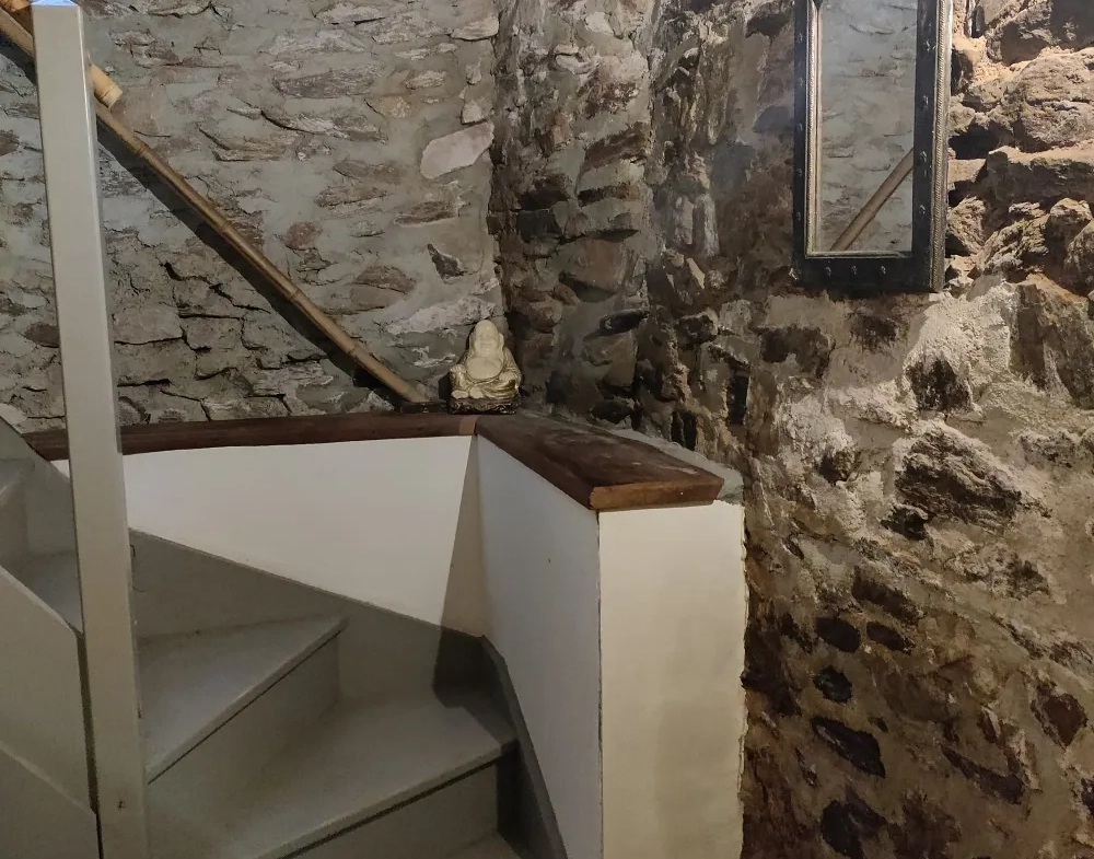 Maison authentique avec vue dans un hameau à Maurs, 115 m², jardin, proche commodités 