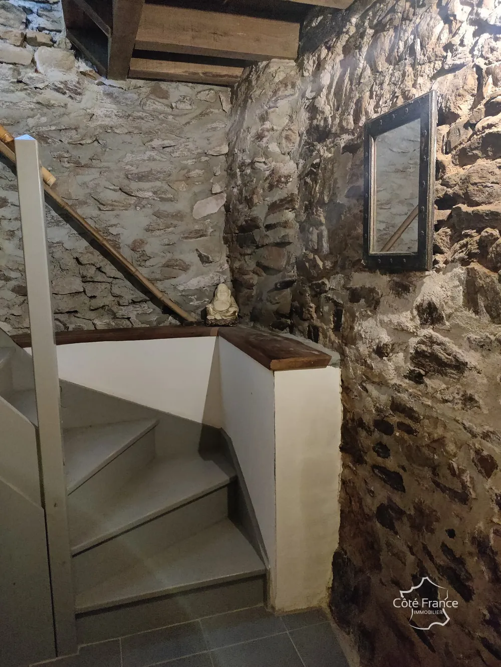 Maison authentique avec vue dans un hameau à Maurs, 115 m², jardin, proche commodités 
