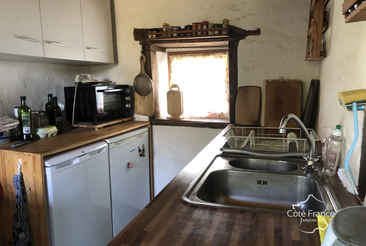 Maison authentique avec vue dans un hameau à Maurs, 115 m², jardin, proche commodités 