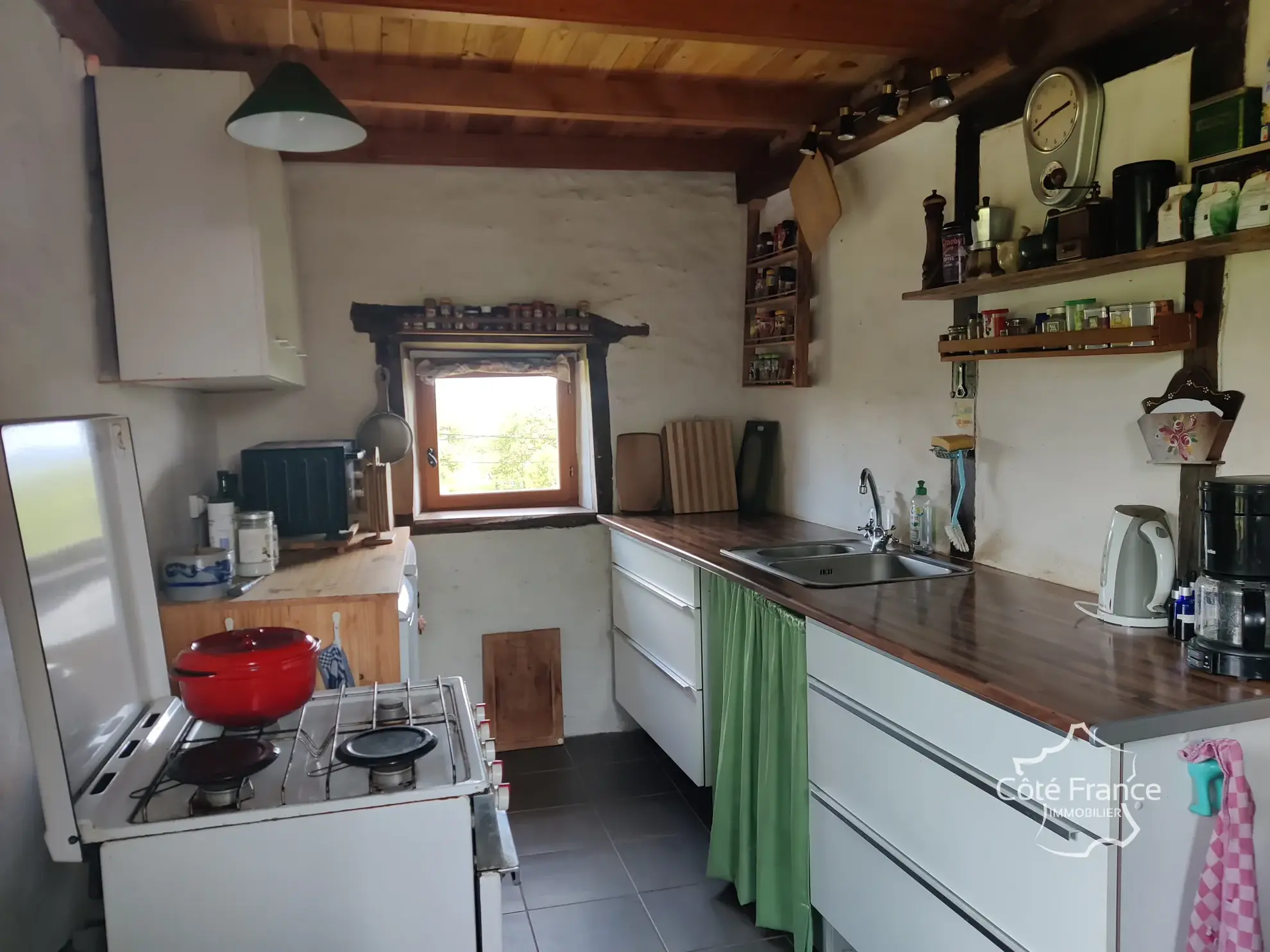 Maison authentique avec vue dans un hameau à Maurs, 115 m², jardin, proche commodités 