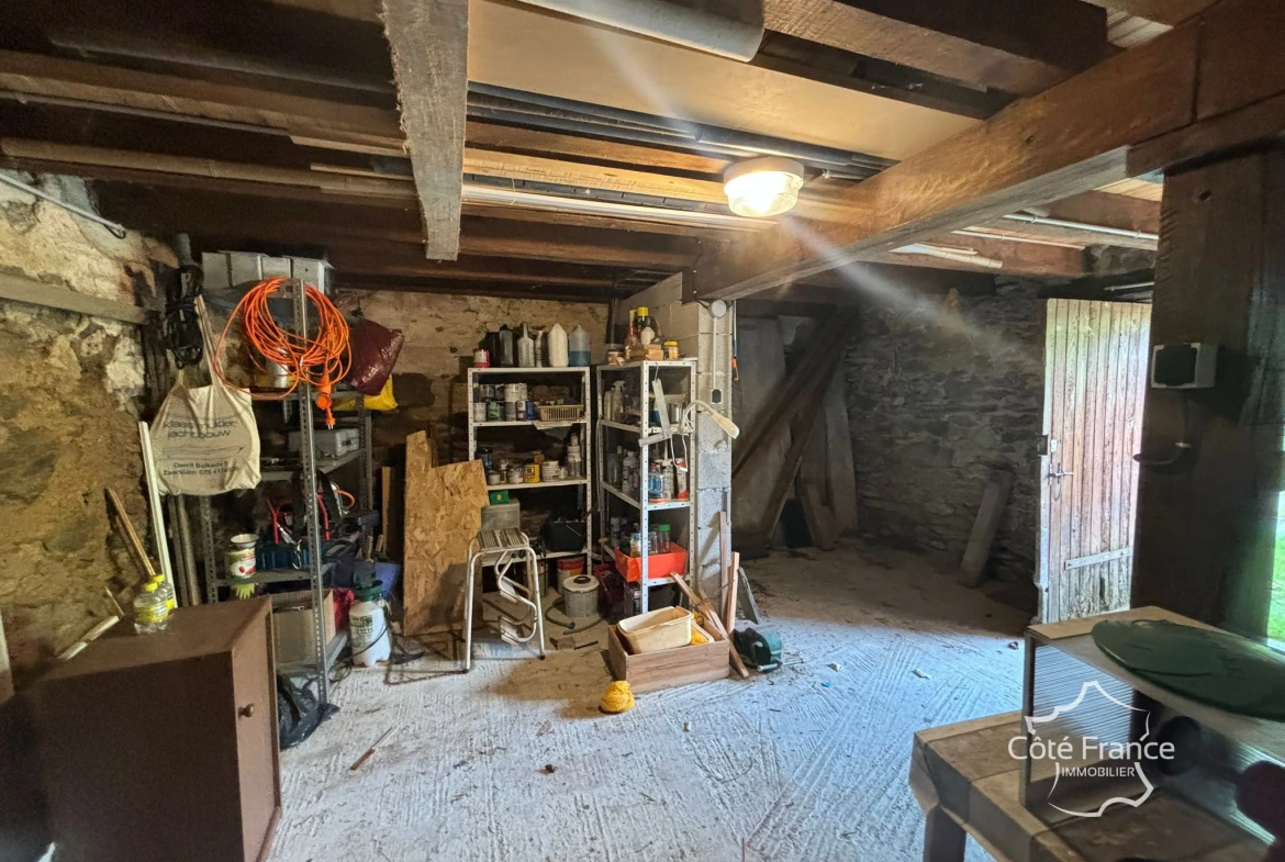 Maison authentique avec vue dans un hameau à Maurs, 115 m², jardin, proche commodités 