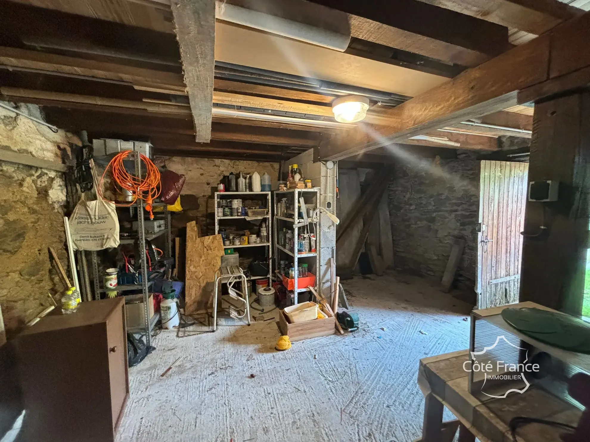 Maison authentique avec vue dans un hameau à Maurs, 115 m², jardin, proche commodités 