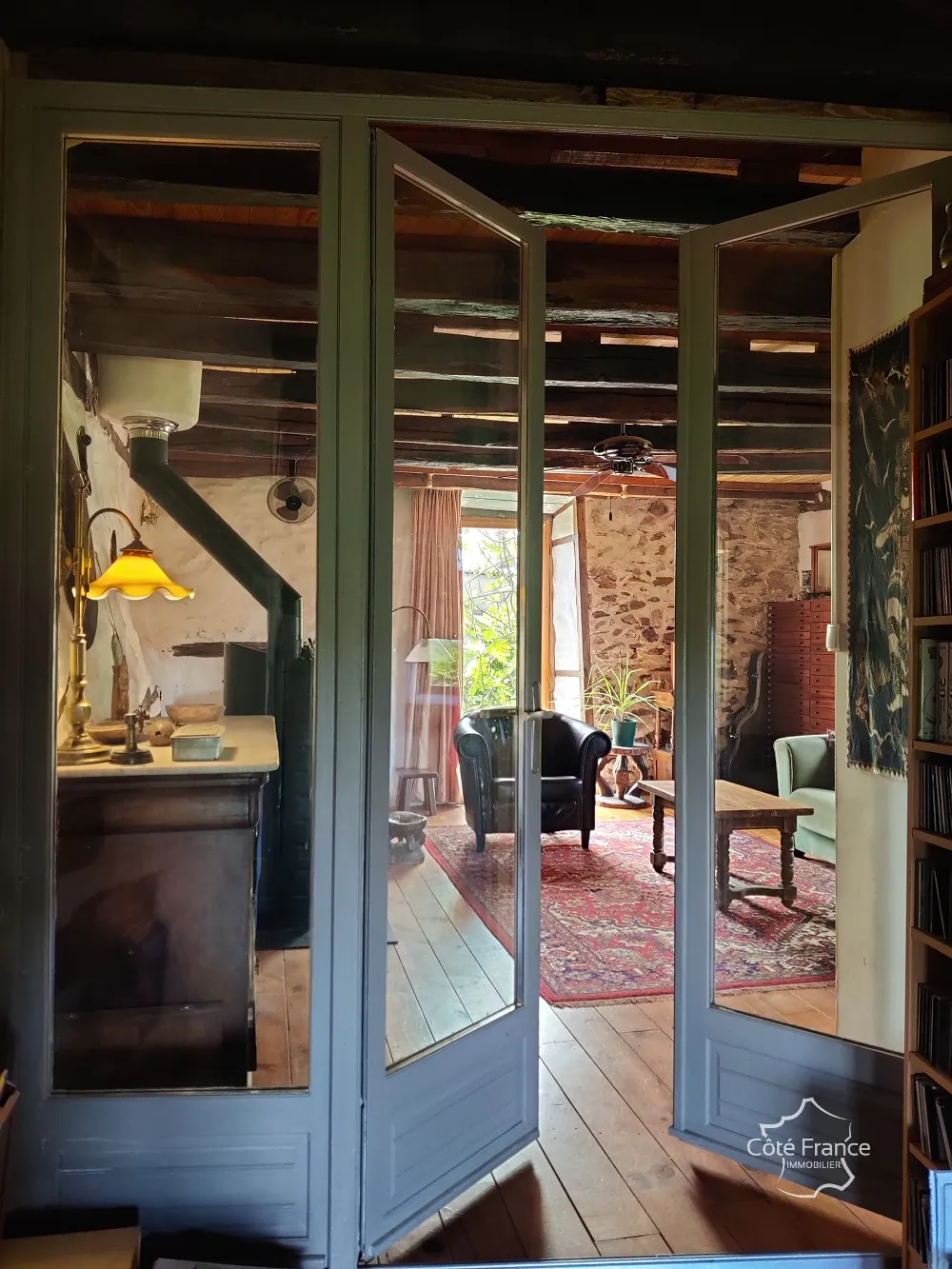 Maison authentique avec vue dans un hameau à Maurs, 115 m², jardin, proche commodités 