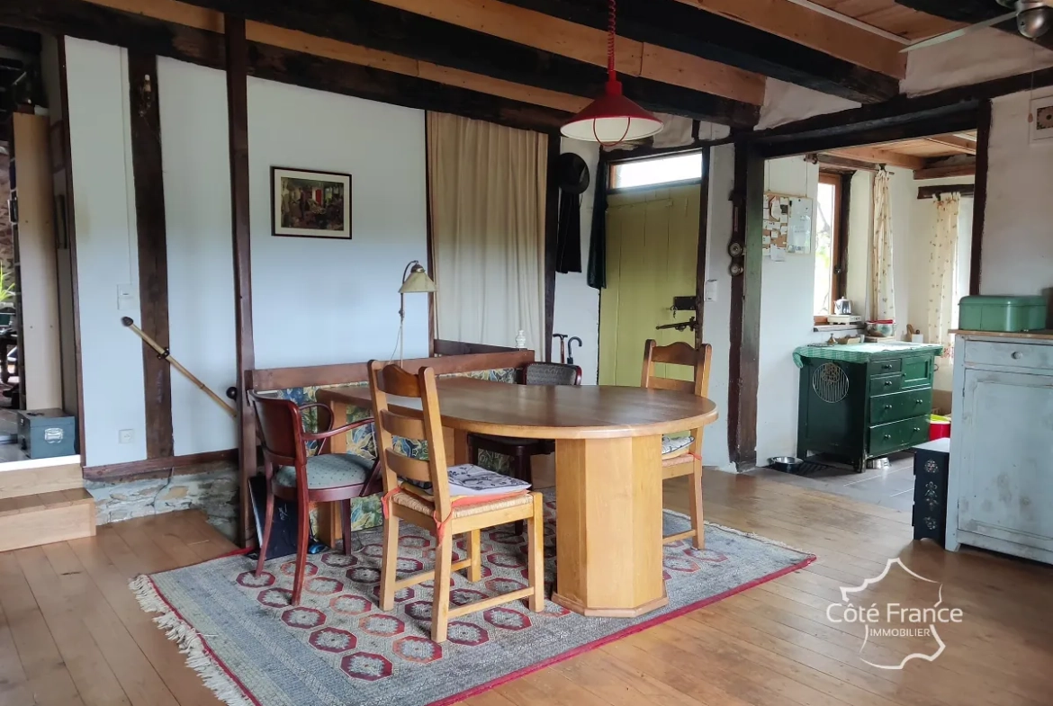 Maison authentique avec vue dans un hameau à Maurs, 115 m², jardin, proche commodités 
