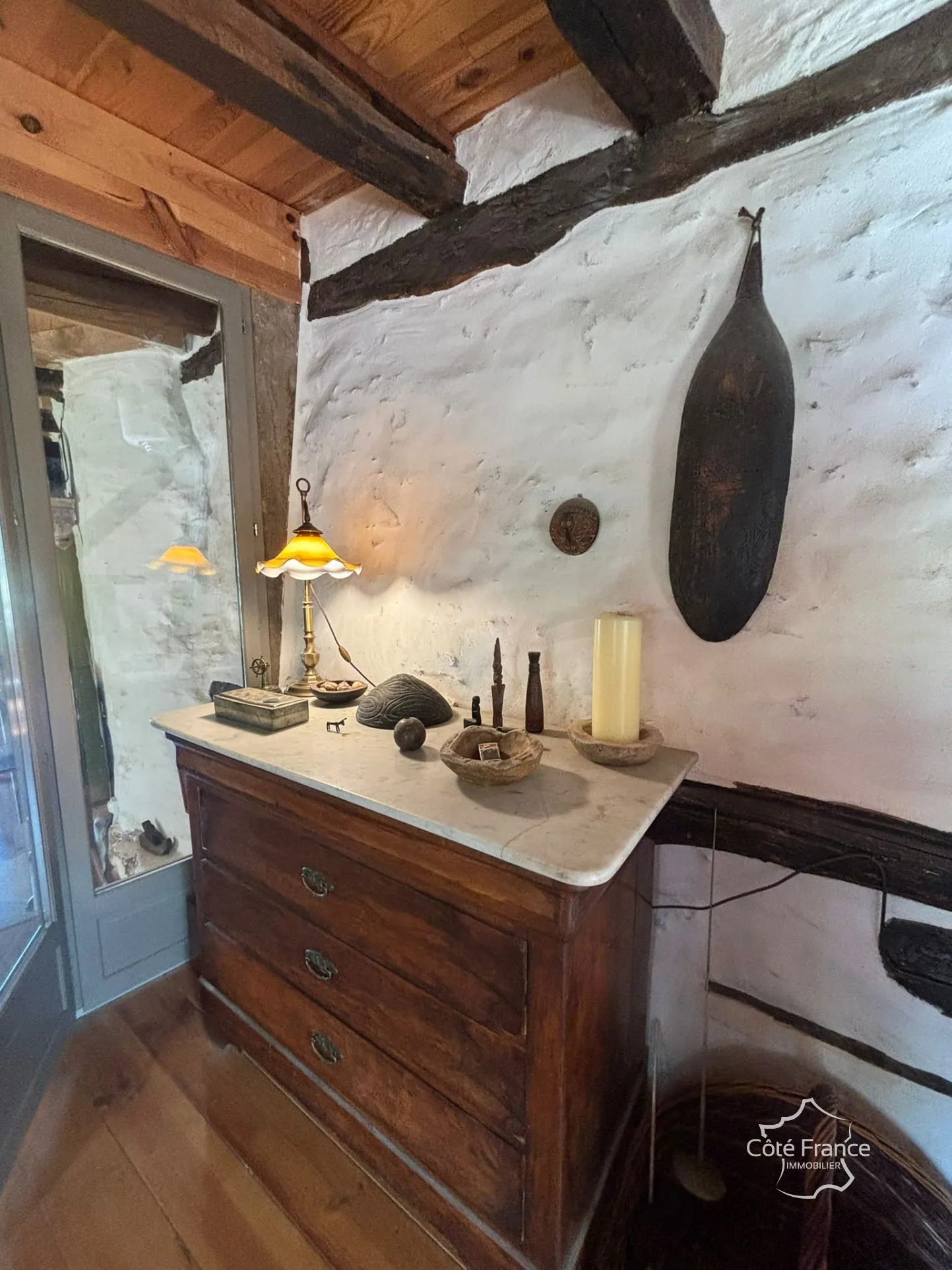 Maison authentique avec vue dans un hameau à Maurs, 115 m², jardin, proche commodités 