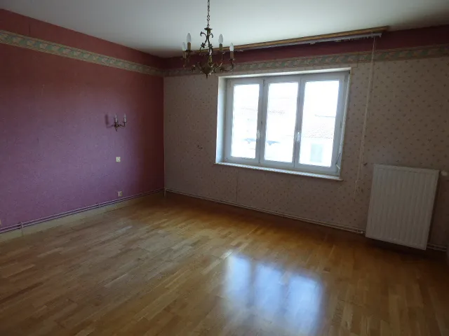 Maison spacieuse T6 avec garage et jardin proche de Vaucouleurs 