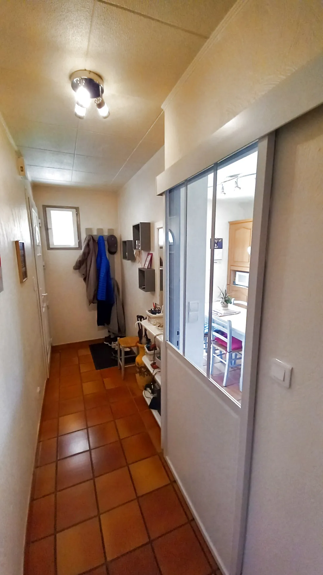 Villa avec piscine, terrasse, garage et vue dégagée à Le Poujol-sur-Orb 