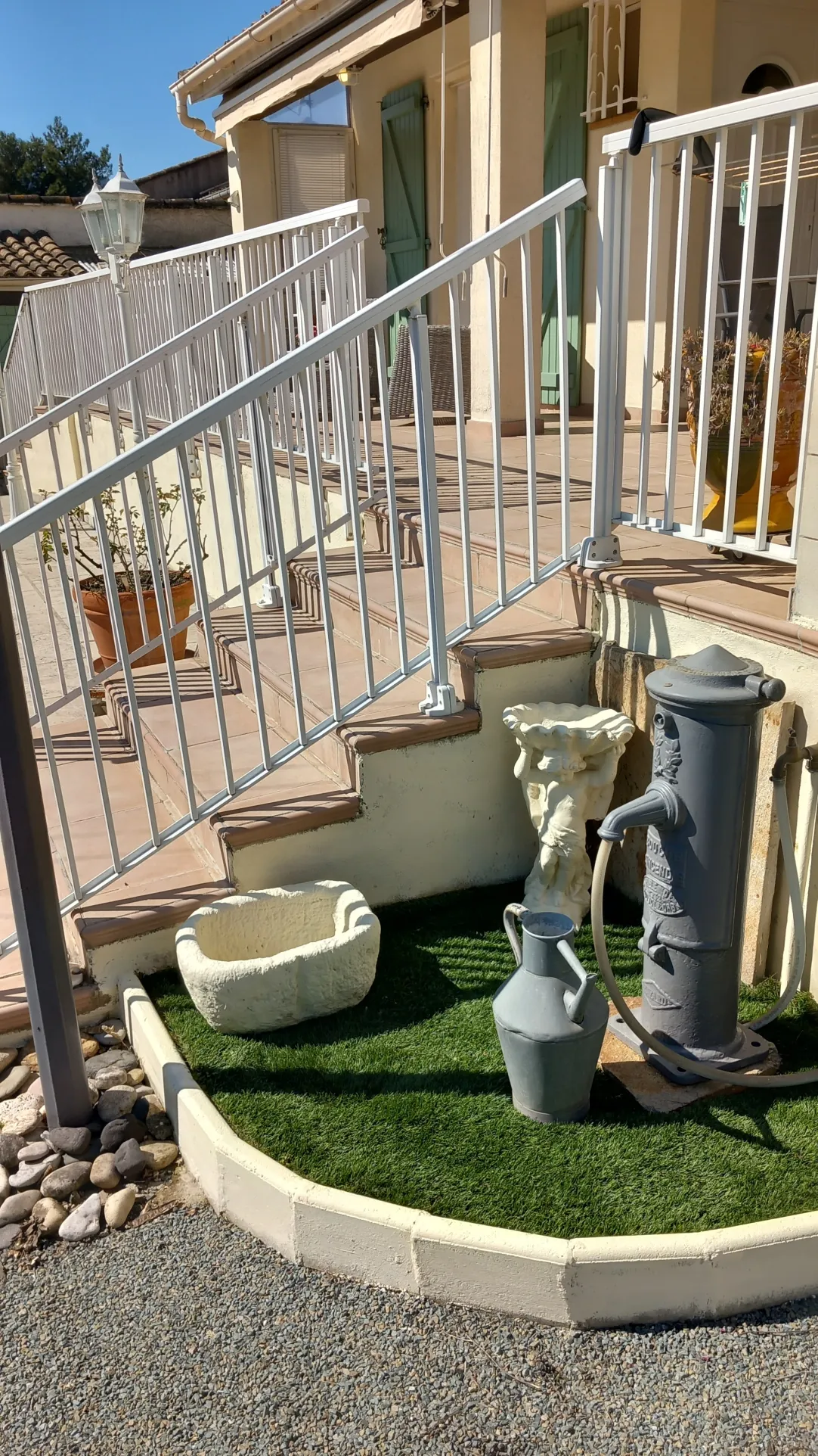 Villa avec piscine, terrasse, garage et vue dégagée à Le Poujol-sur-Orb 
