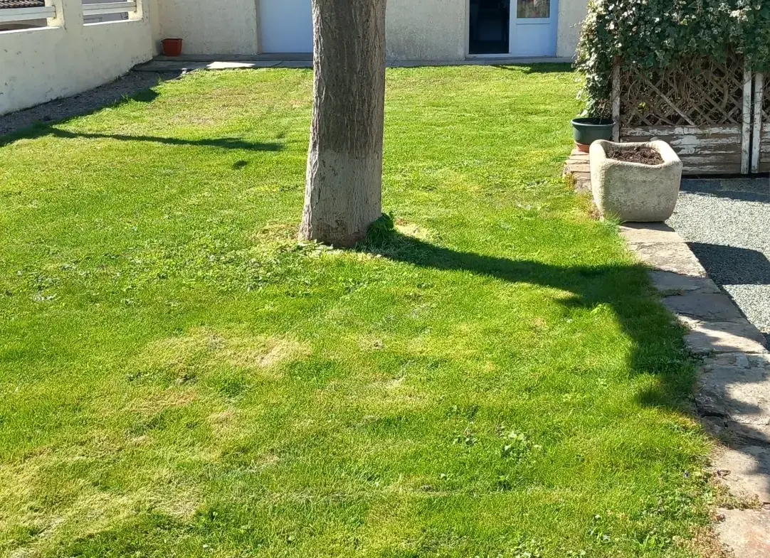 Villa avec piscine, terrasse, garage et vue dégagée à Le Poujol-sur-Orb 