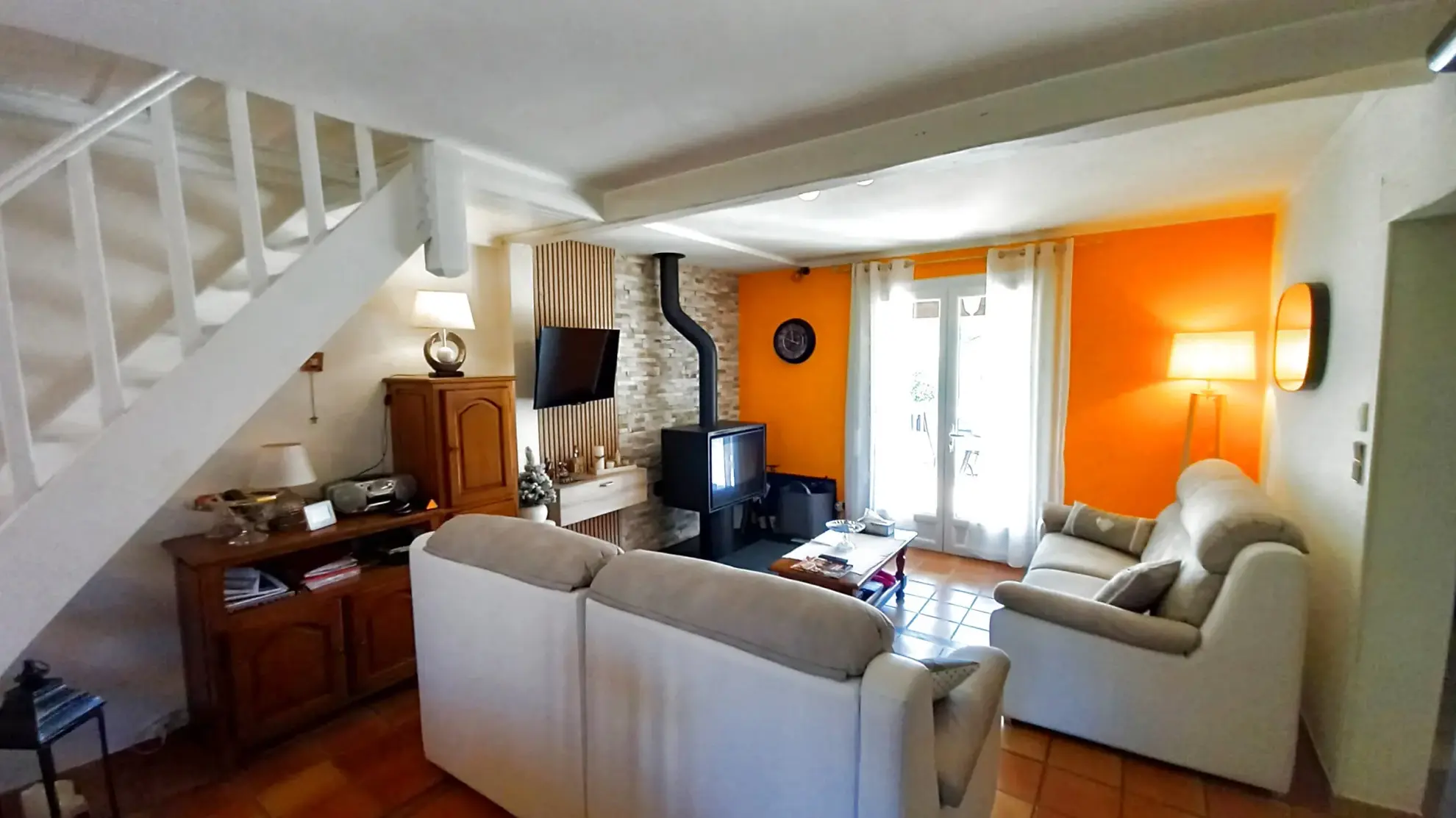 Villa avec piscine, terrasse, garage et vue dégagée à Le Poujol-sur-Orb 
