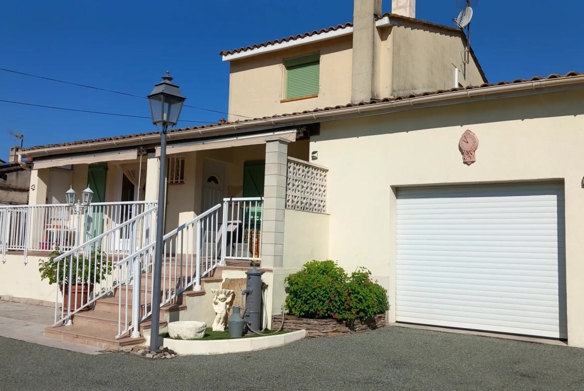 Villa avec piscine, terrasse, garage et vue dégagée à Le Poujol-sur-Orb 