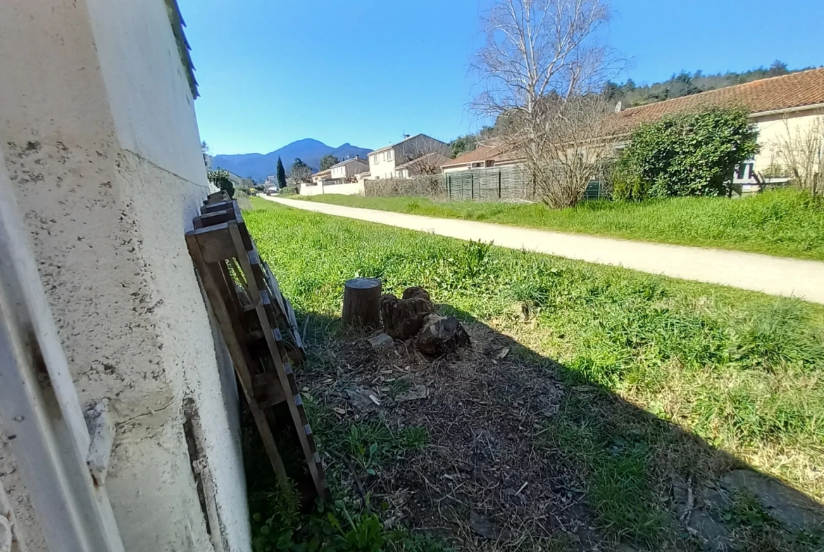 Villa avec piscine, terrasse, garage et vue dégagée à Le Poujol-sur-Orb 