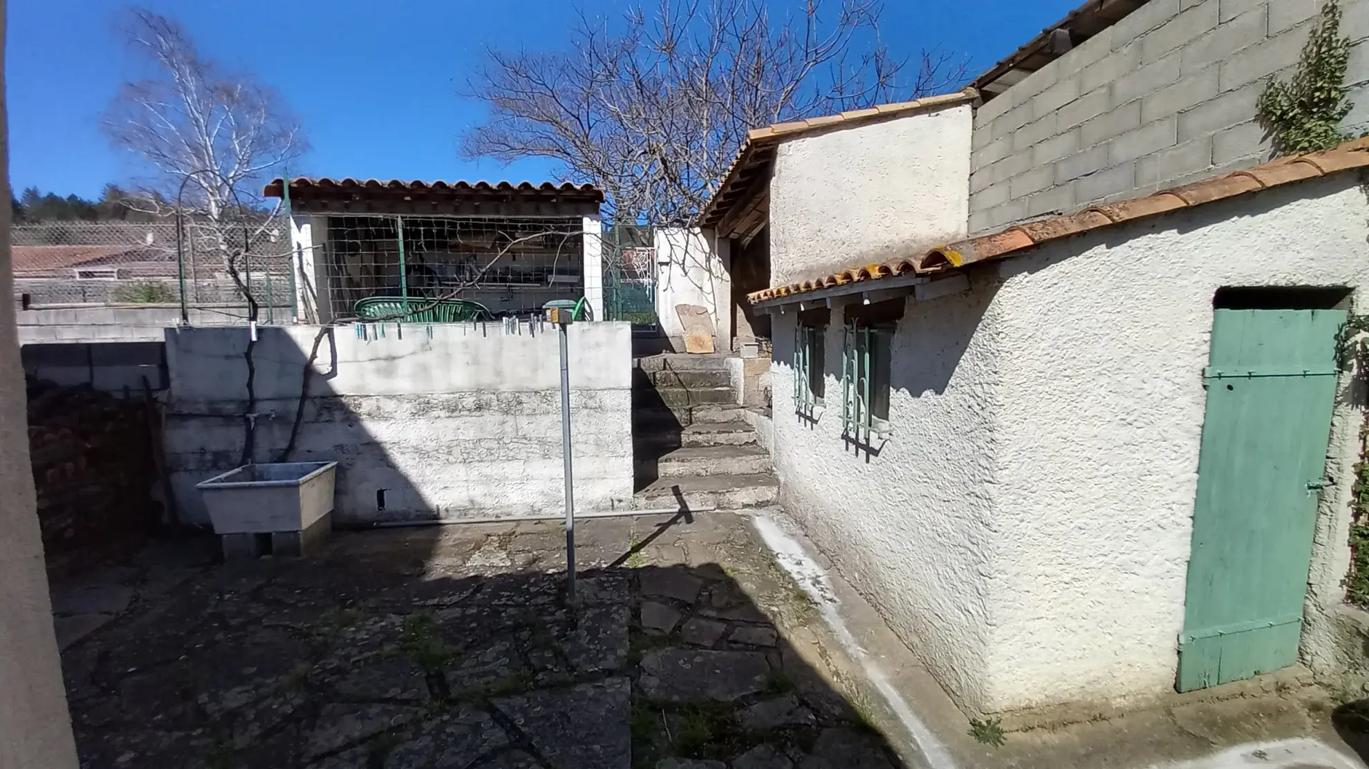 Villa avec piscine, terrasse, garage et vue dégagée à Le Poujol-sur-Orb 