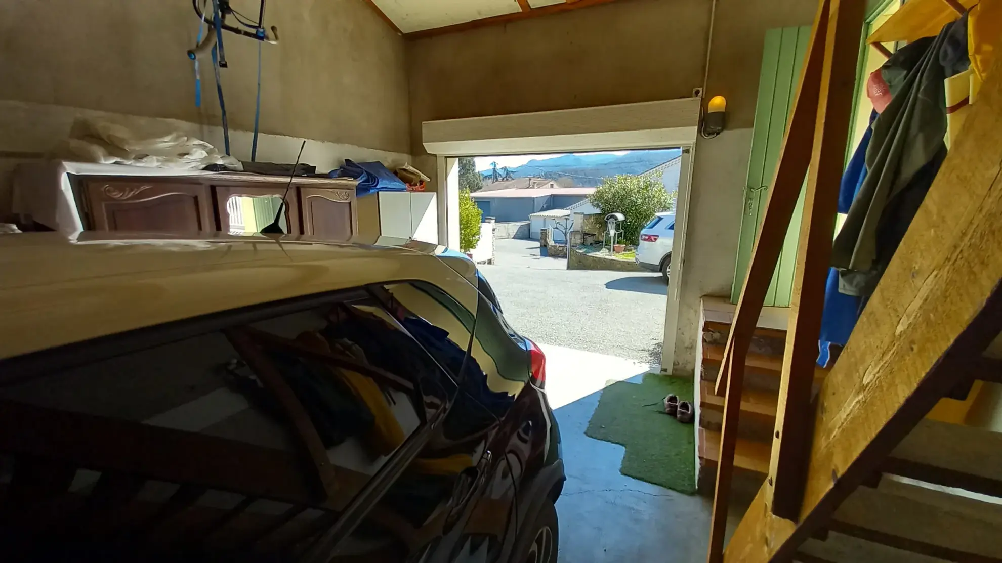Villa avec piscine, terrasse, garage et vue dégagée à Le Poujol-sur-Orb 