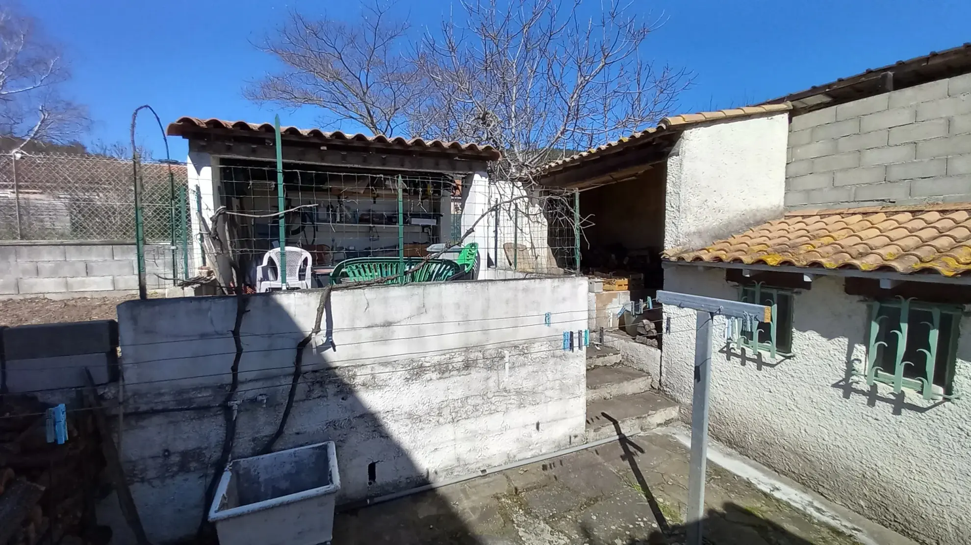 Villa avec piscine, terrasse, garage et vue dégagée à Le Poujol-sur-Orb 