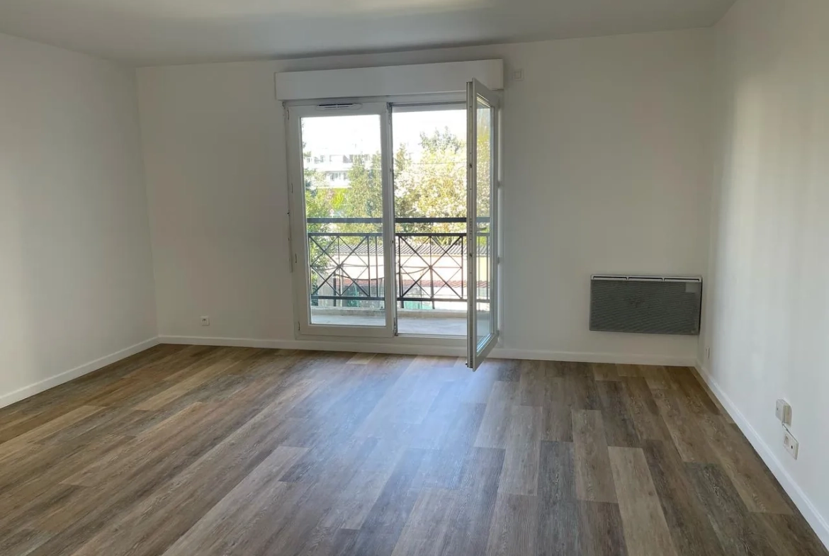 Appartement T4 lumineux de 85,98 m² à Vaujours proche RER B 